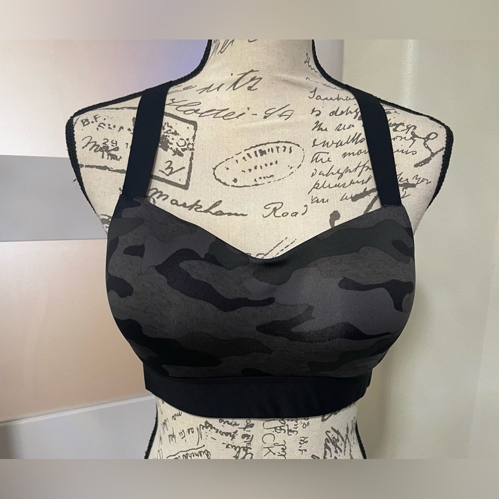 🍂 Gray Camo Print Sports Bra by PINK Victoria's Secret EUC